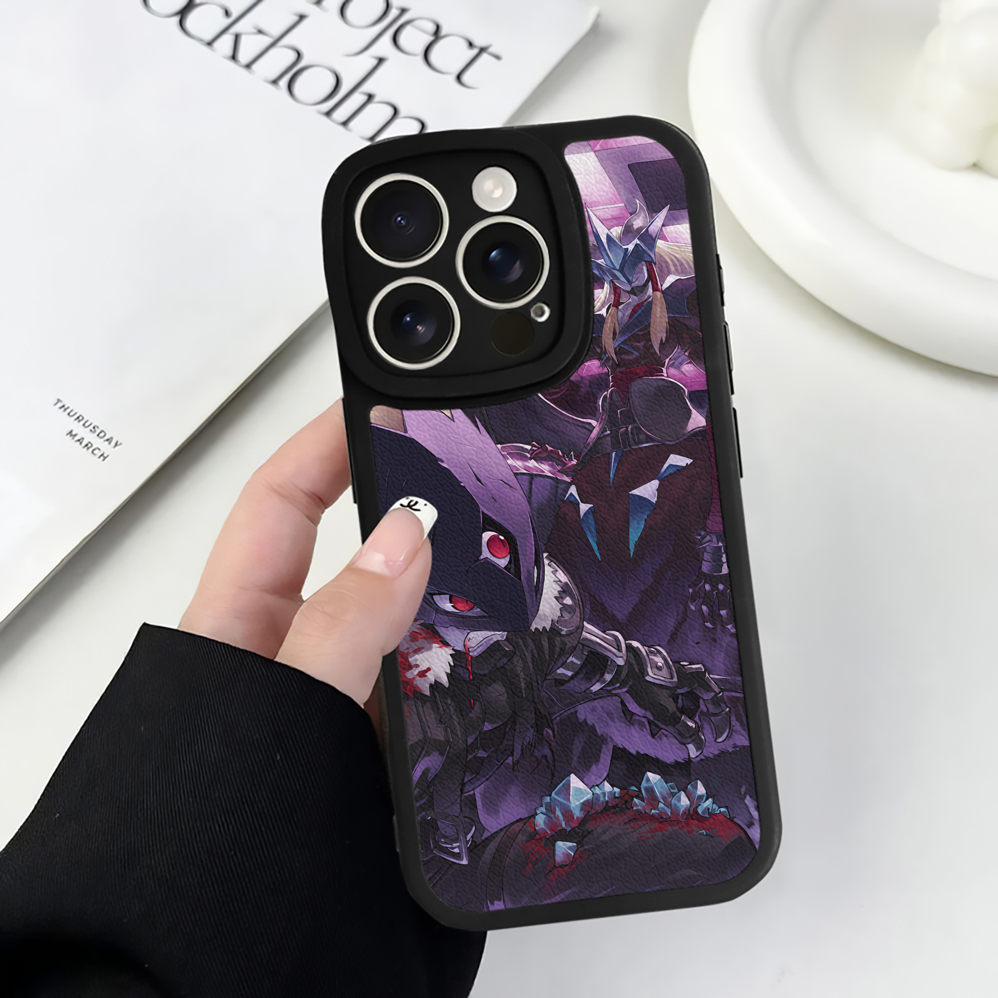 （画像用） Digimon デジタルモンスター/デジモン 【iPhone 16シリーズ対応】シリコンスマホケース（レザー調） 材質：シリコン